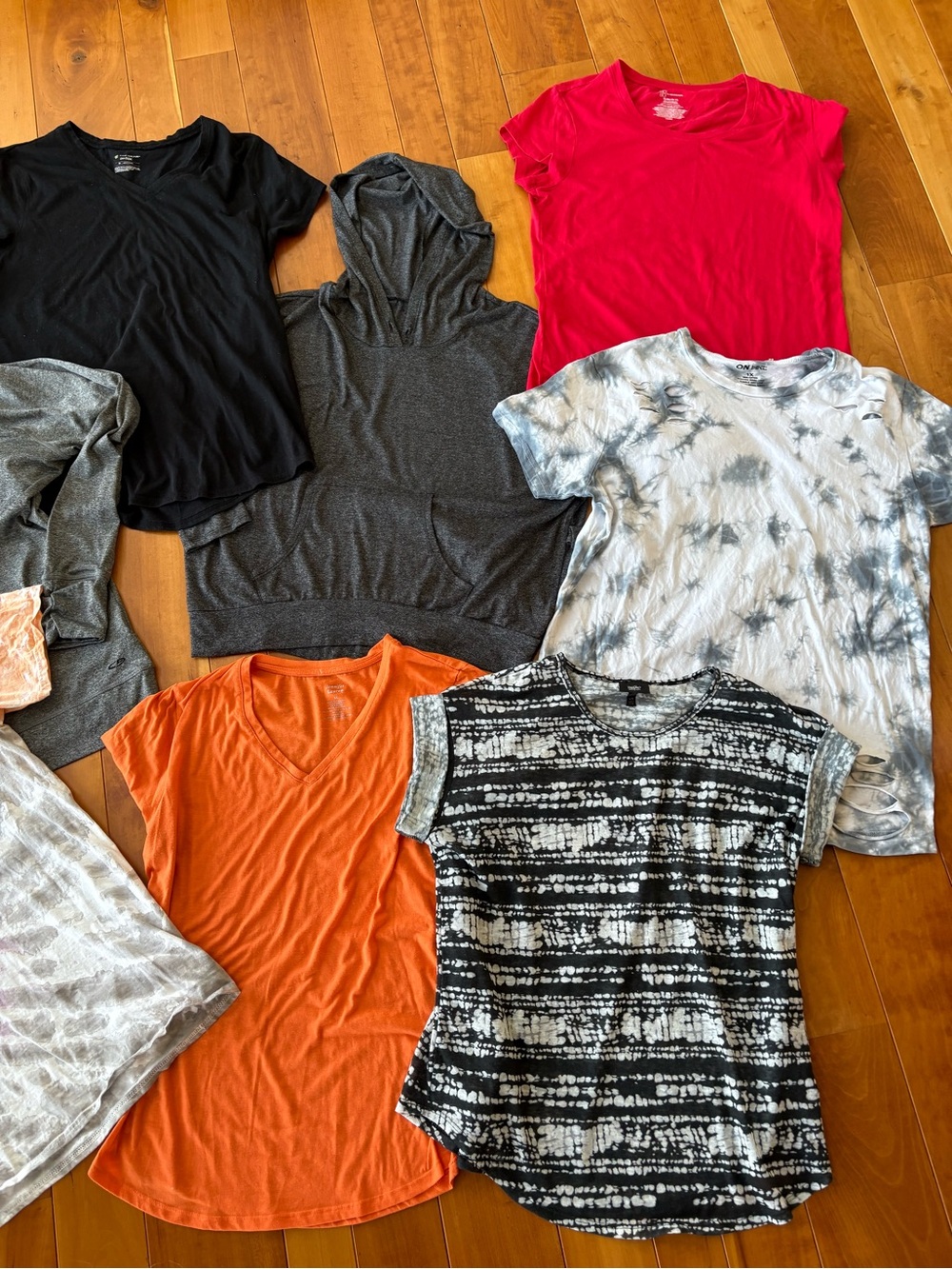 Lot XL Short Sleeve Tees and 2 LightHoodies - Tie Dye, Black, Gray, Blue, Orange - Picture 4 of 16